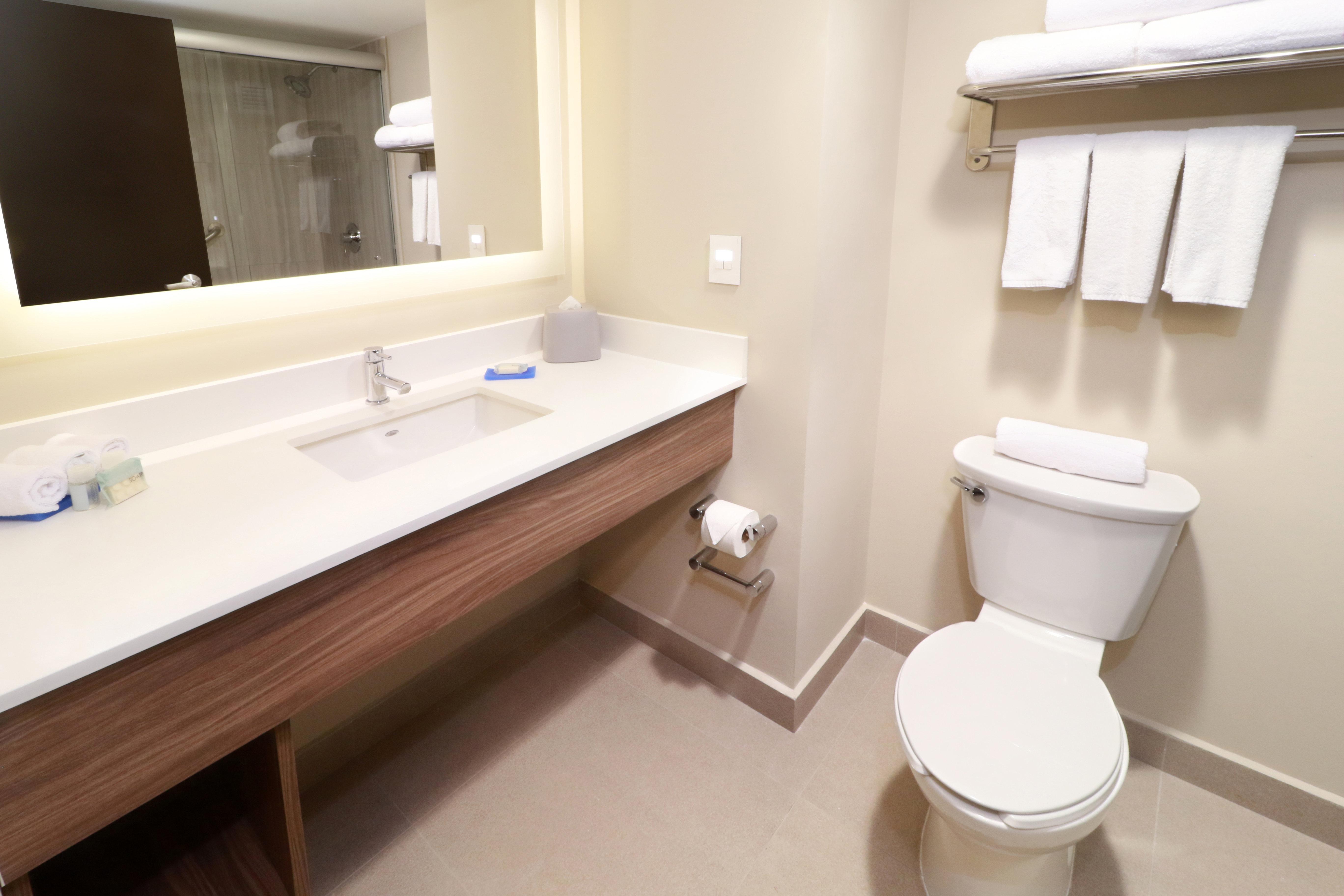 Hotel Express Guadalajara Aeropuerto By Ihg Las Pintas