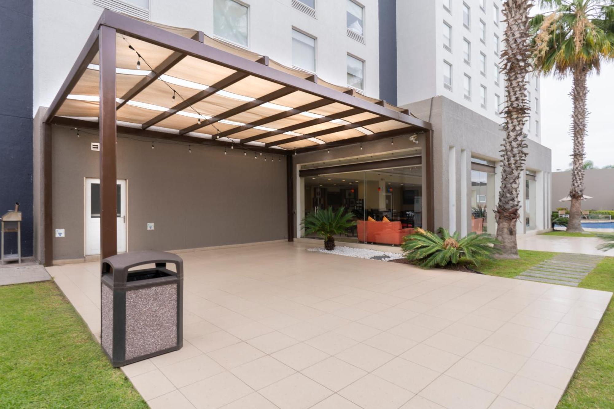 Express Guadalajara Aeropuerto By Ihg Hotel 3*