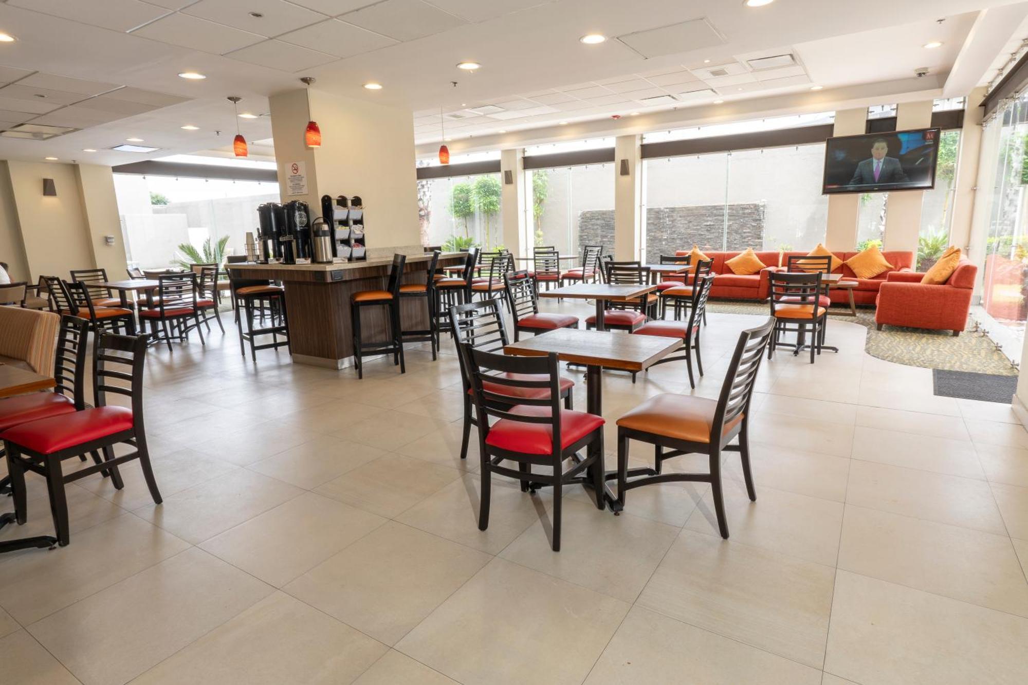 Express Guadalajara Aeropuerto By Ihg Las Pintas